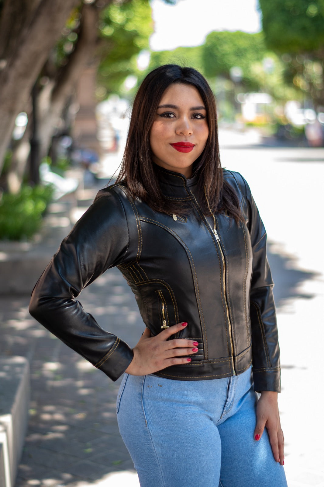 Thalía Negra – Chamarras Chingonas!