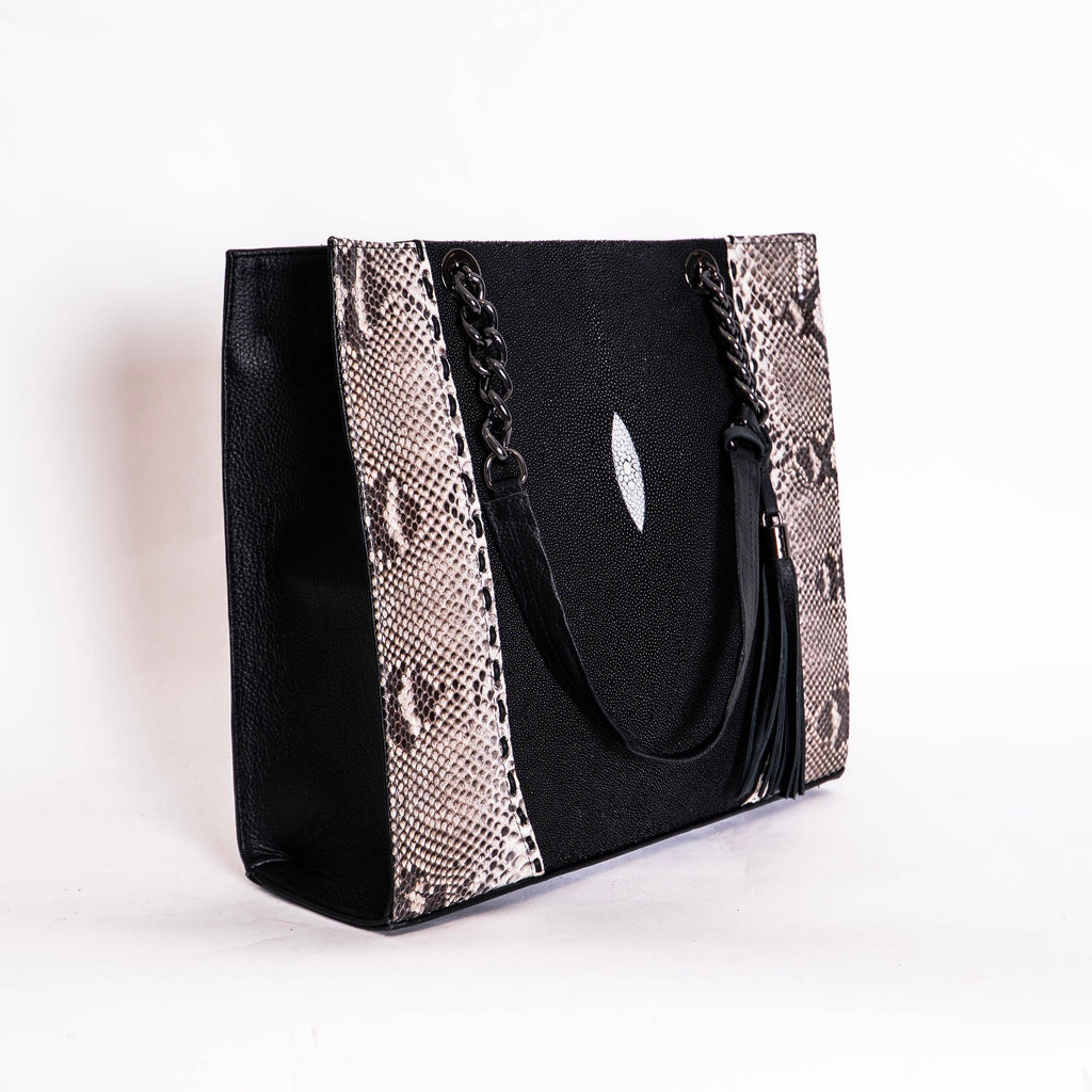 Martina Mantarraya / Python